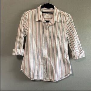 NWT Gap petite fitted boyfriend cotton long sleeves button down shirt. Size XSP